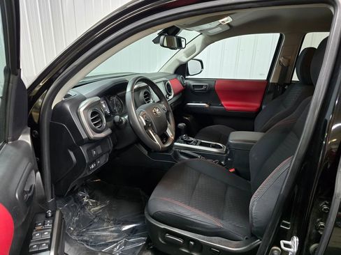 Used 2023 Toyota Tacoma SR5 AWD/4WD image 15