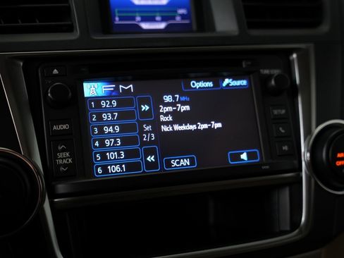 Used 2013 Toyota Highlander SE image 22