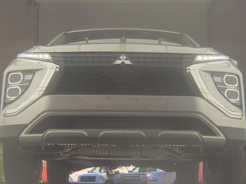 Used 2024 Mitsubishi Eclipse Cross SE image 3