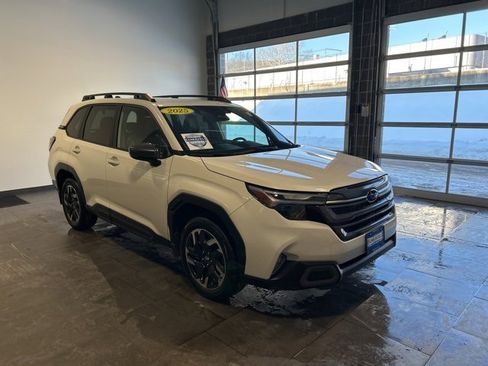 Used 2025 Subaru Forester Limited image 3