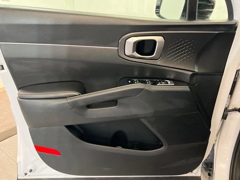 Used 2023 Kia Sorento S w/ Panoramic Sunroof Package image 14