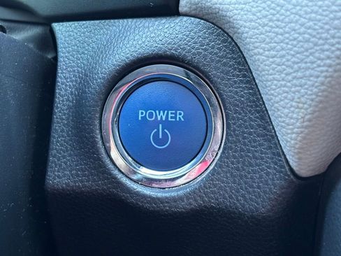 Used 2022 Toyota RAV4 Limited image 26