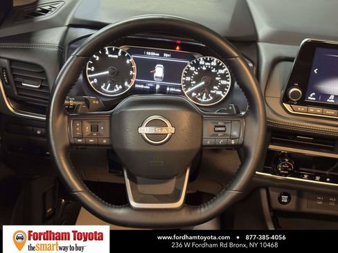 Used 2025 Nissan Rogue SV AWD/4WD image 14