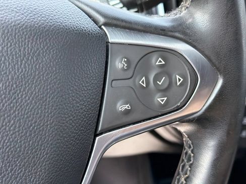 Used 2023 Chevrolet Traverse LT AWD/4WD image 18