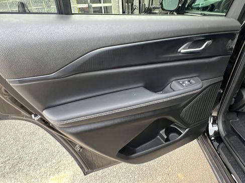 Used 2025 Jeep Grand Cherokee L Altitude image 24