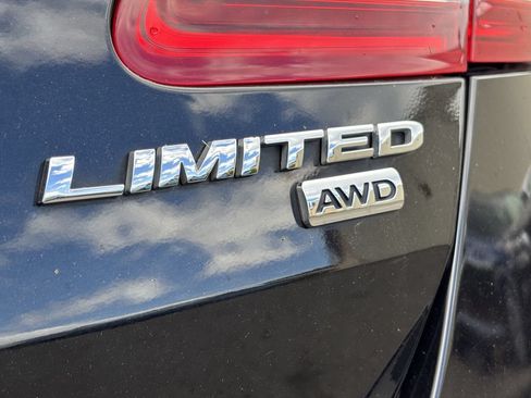 Used 2019 Ford Taurus Limited AWD/4WD image 12