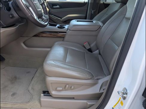 Used 2018 GMC Yukon SLT w/ Premium Edition AWD/4WD image 11