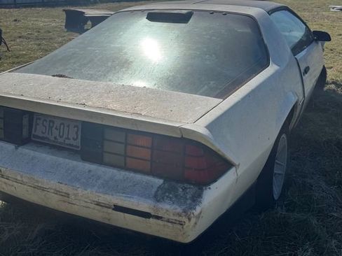 Used 1986 Chevrolet Camaro LT image 10