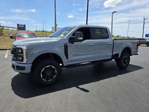 Used 2025 Ford F250 Lariat w/ Lariat Ultimate Package image 9