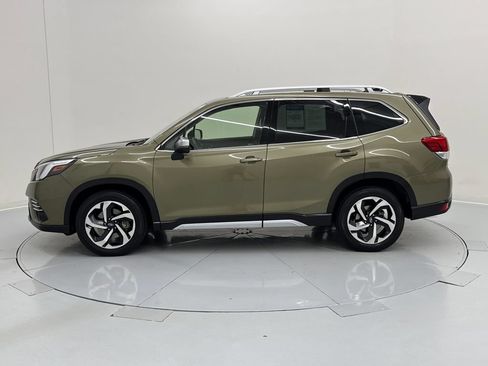 Used 2024 Subaru Forester Touring AWD/4WD image 2