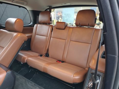 Used 2018 Toyota Sequoia Platinum w/ Preferred Accessory Package image 11