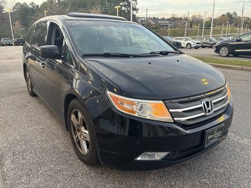 Used 2013 Honda Odyssey Touring Elite image 4