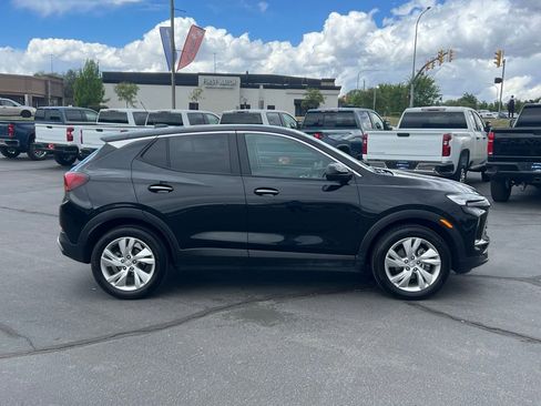 Certified 2025 Buick Encore GX Preferred FWD image 9
