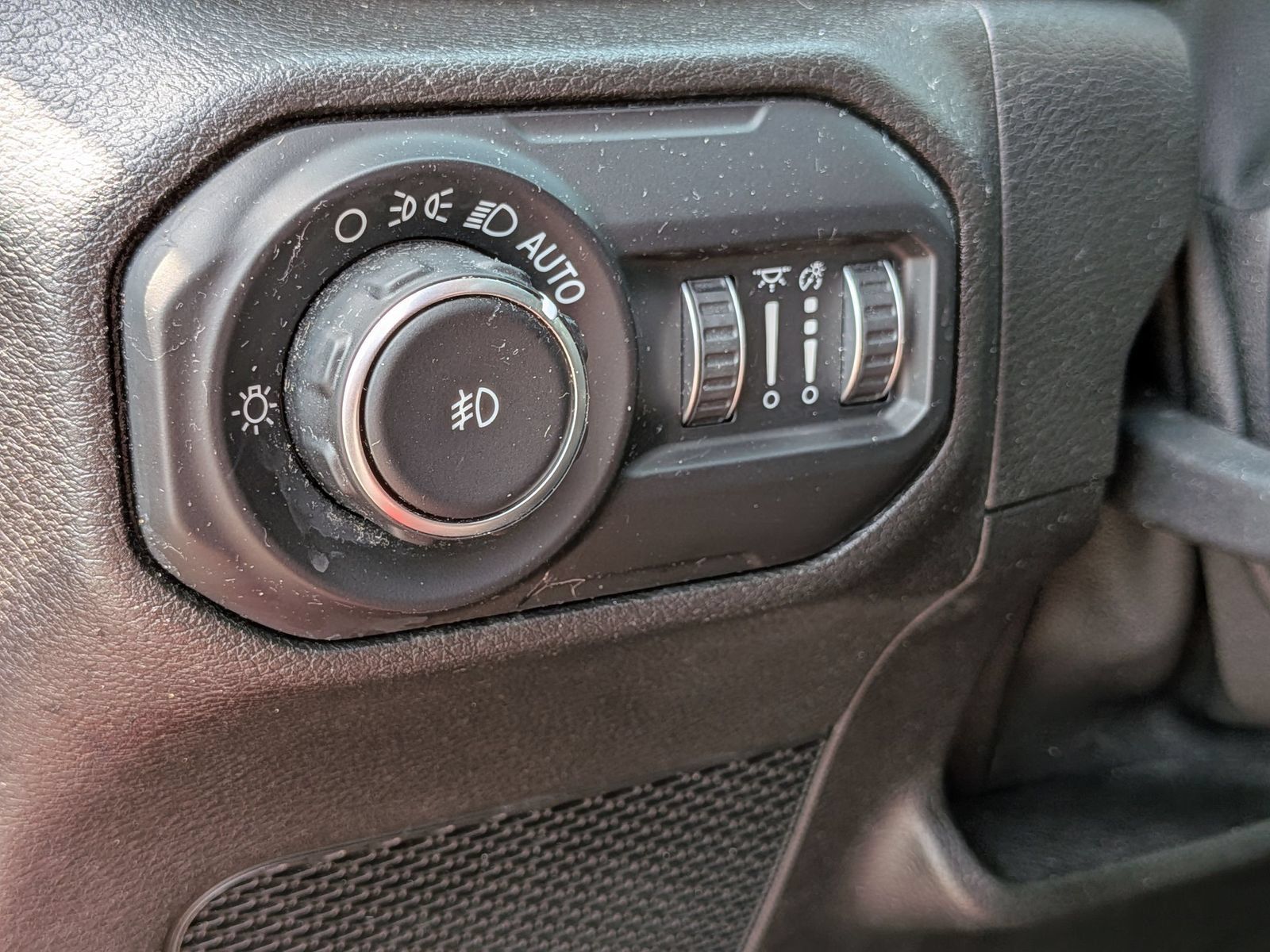 Used 2018 Jeep Wrangler Unlimited Sport S AWD/4WD image 16