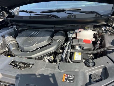 Used 2025 Chevrolet Traverse RS w/ LPO, Floor Liner Package AWD/4WD image 9