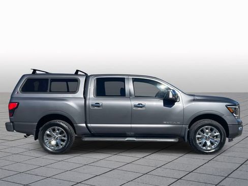 Used 2021 Nissan Titan SL w/ Moonroof Package image 8