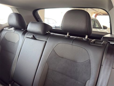 New 2026 Volkswagen Taos SE image 29