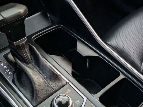 Used 2024 Kia Sorento S image 19