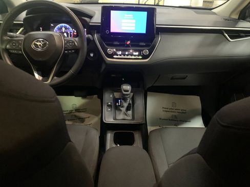 Used 2026 Toyota Corolla Cross LE FWD image 16