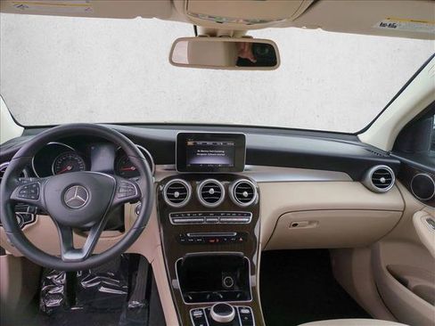 Used 2019 Mercedes-Benz GLC 300 image 18