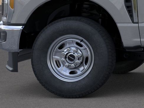 New 2025 Ford F250 XL w/ XL Chrome Package image 19