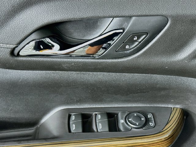 Used 2020 GMC Acadia SLE FWD image 21