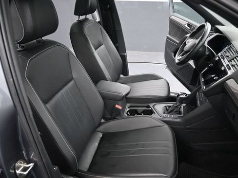 Used 2022 Volkswagen Tiguan SE R-Line FWD image 27