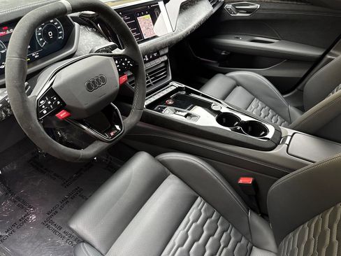 New 2026 Audi RS e-tron GT performance image 7