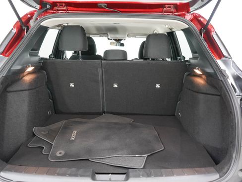 Used 2025 Nissan Kicks SV AWD/4WD image 9