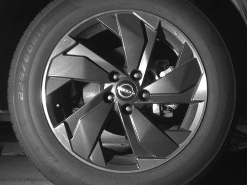 Used 2025 Nissan Rogue SV image 13