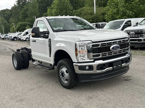 New 2025 Ford F350 XL w/ XL Chrome Package AWD/4WD image 24