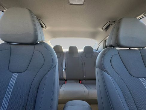 New 2026 Hyundai Elantra SE image 2