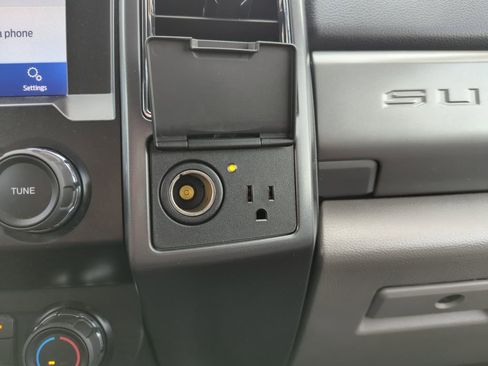 Certified 2022 Ford F350 XLT RWD image 27