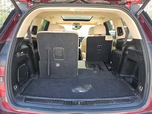 Used 2022 Jeep Grand Cherokee L Limited w/ Luxury Tech Group II RWD image 13