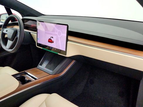 Used 2024 Tesla Model X image 27