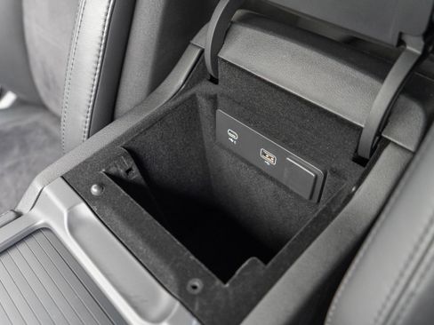 Used 2022 Jaguar F-PACE SVR image 28