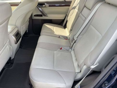 Used 2019 Lexus GX 460 Premium w/ Premium Package AWD/4WD image 12