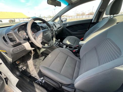 Used 2017 Kia Forte LX w/ LX Popular Package image 14