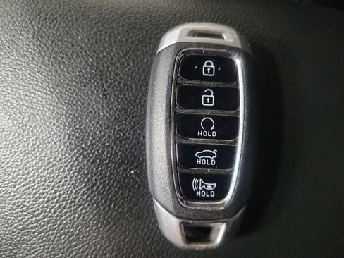 Used 2021 Hyundai Elantra SEL image 32