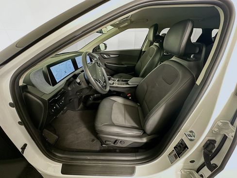 Used 2024 Kia EV6 Light image 13