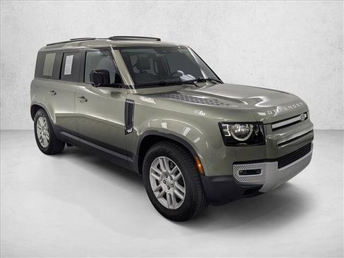 Used 2025 Land Rover Defender 110 S image 5