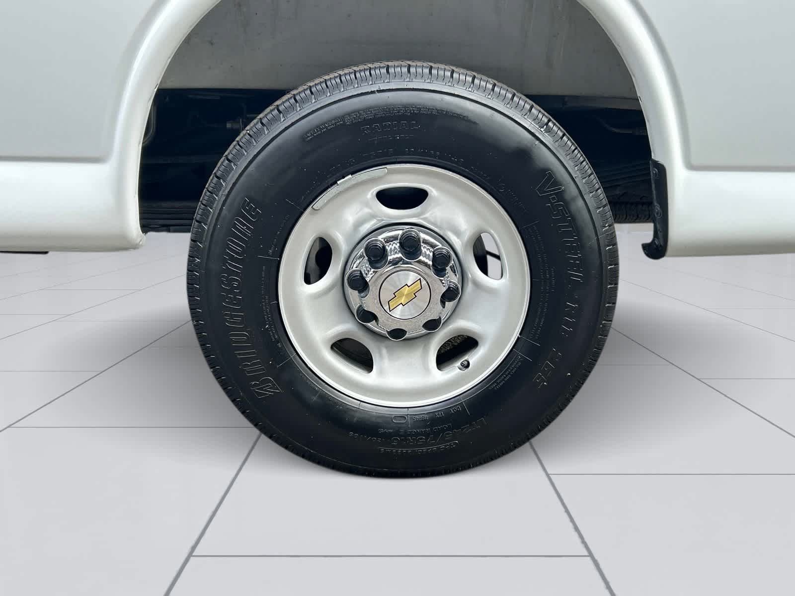 Used 2025 Chevrolet Express 3500 LT w/ LT Preferred Equipment Group RWD image 10