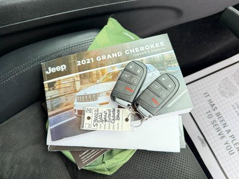 Used 2021 Jeep Grand Cherokee Laredo X AWD/4WD image 53