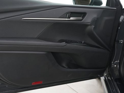 Used 2025 Toyota Camry SE image 16