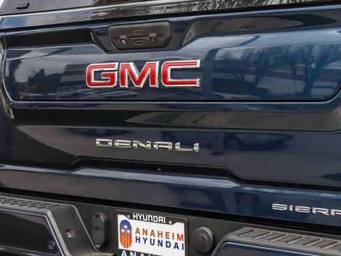 Used 2020 GMC Sierra 2500 Denali image 8