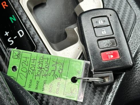 Used 2014 Toyota RAV4 Limited w/ Technology Package image 58