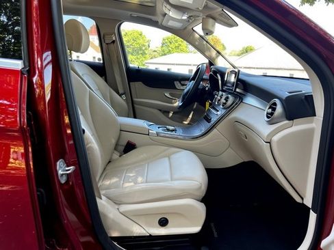 Used 2018 Mercedes-Benz GLC 300 image 29