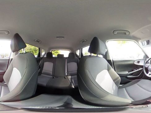Used 2025 Kia Soul LX w/ LX Technology Package FWD image 42