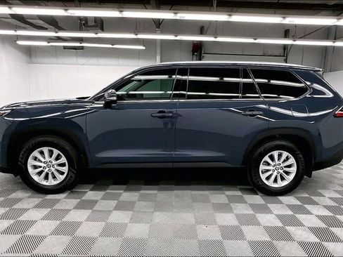 Used 2024 Toyota Grand Highlander FWD image 14