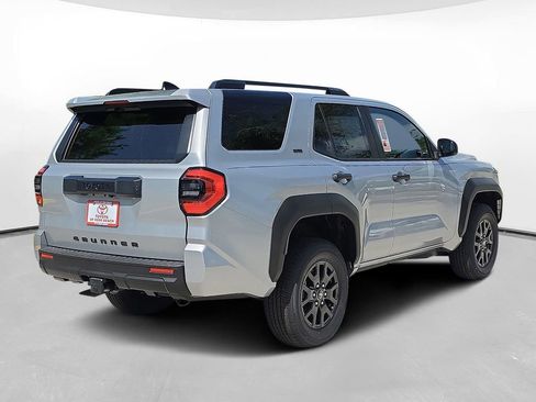 New 2026 Toyota 4Runner SR5 AWD/4WD image 4